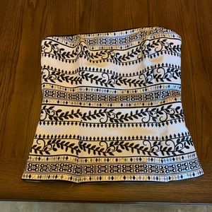 Black and White Detail Sleeveless Top